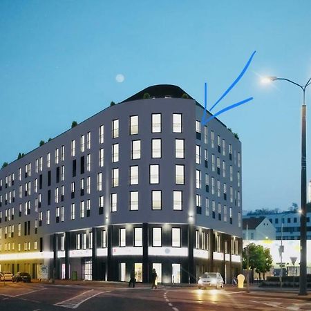 Old Town Luxury Apartment In Heart Of Братислава Экстерьер фото