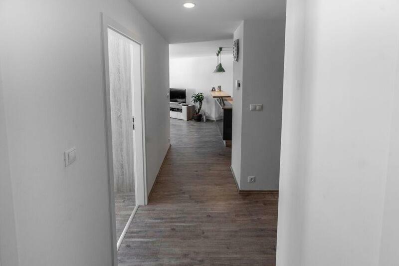 Old Town Luxury Apartment In Heart Of Братислава Экстерьер фото
