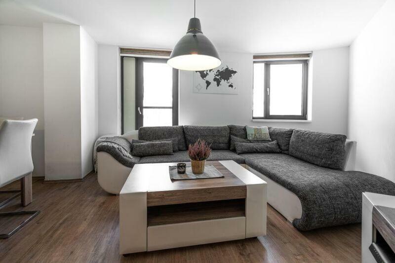 Old Town Luxury Apartment In Heart Of Братислава Экстерьер фото