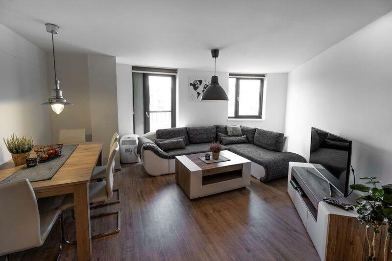 Old Town Luxury Apartment In Heart Of Братислава Экстерьер фото